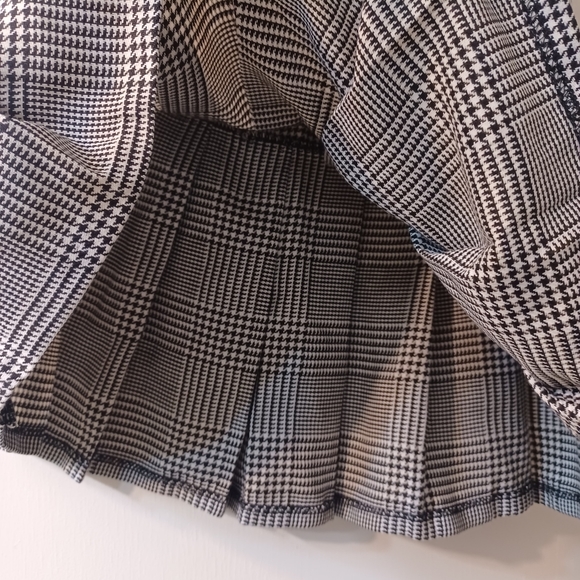 BUNDLE- 2 H&M Skirts - (1)Faux Leather Brown Skirt/(1) Pleated Houndstooth Skirt - Picture 8 of 8